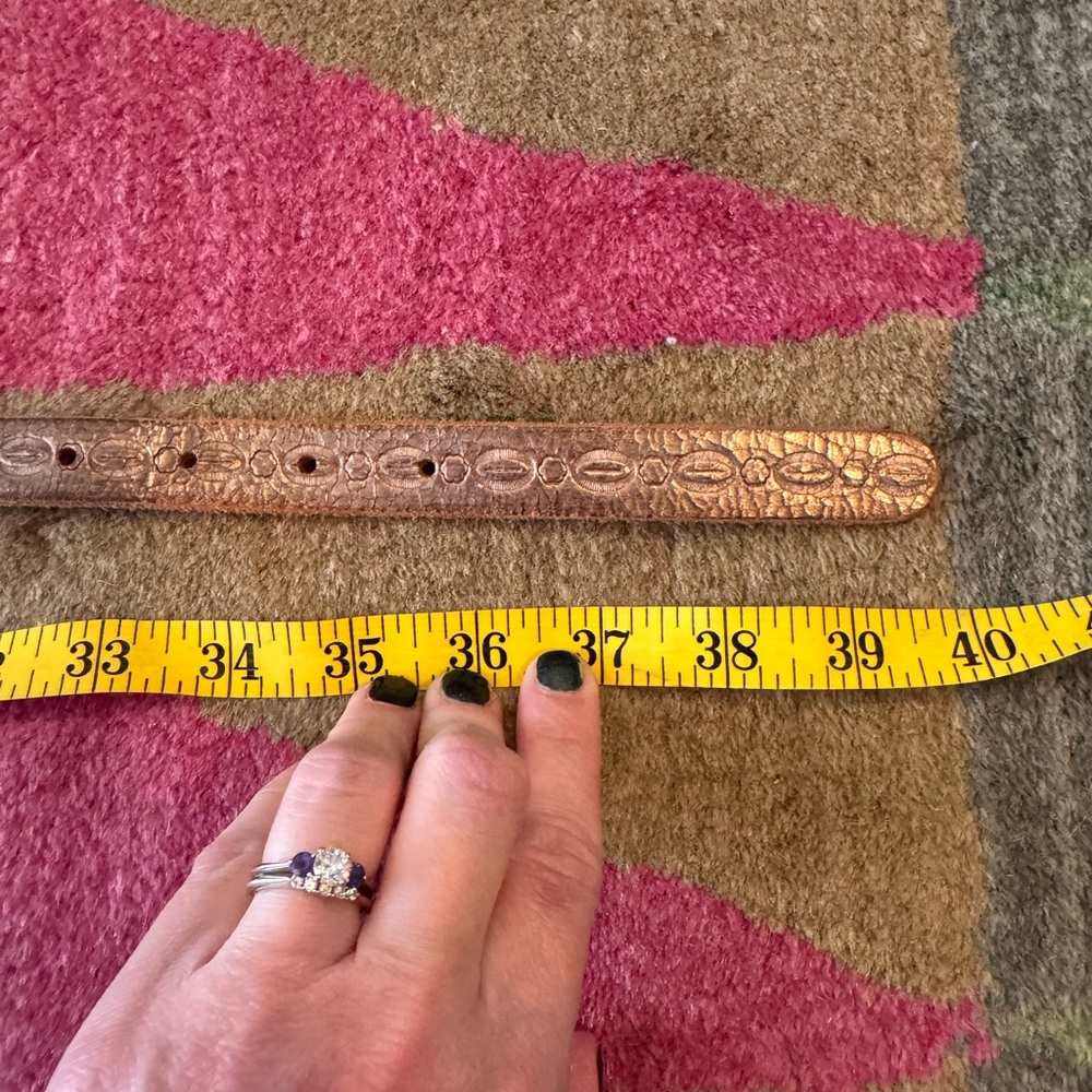 Levi’s bronze metallic leather belt small - Picture 2 of 4